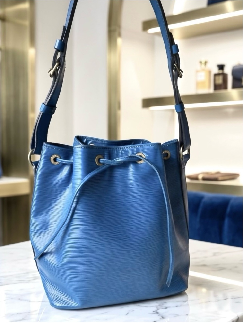 Louis Vuitton Vintage Noé Epi Leather Bucket Bag Toledo Blue
